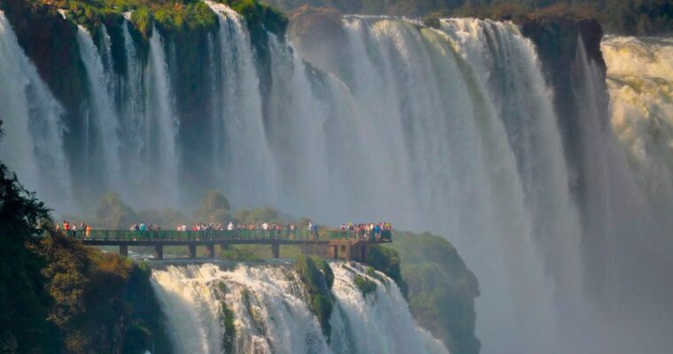 Descubre las impresionantes Cataratas de Iguazú: un espectáculo natural imprescindible en Sudamérica
